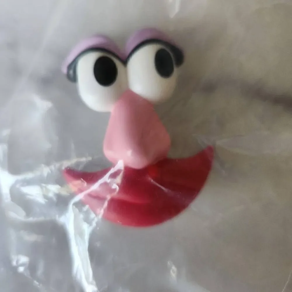 Mrs. Potato Head eyes nose lips clip on you in package vintage